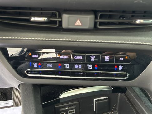 Used 2021 Buick Envision Avenir w/ Technology Package II image 31