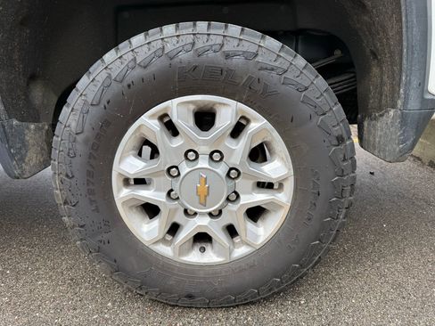 Used 2024 Chevrolet Silverado 2500 LTZ w/ LTZ Plus Package image 9