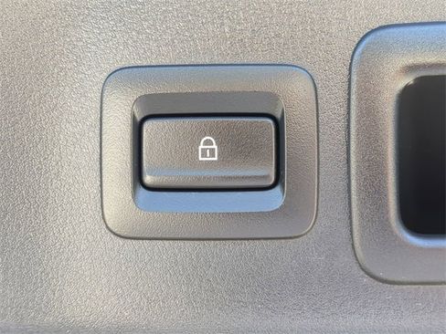 Used 2019 MAZDA MAZDA3 Hatchback w/ Preferred Package image 10