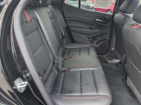 Used 2024 Chevrolet Trax RS w/ Sunroof Package FWD image 39
