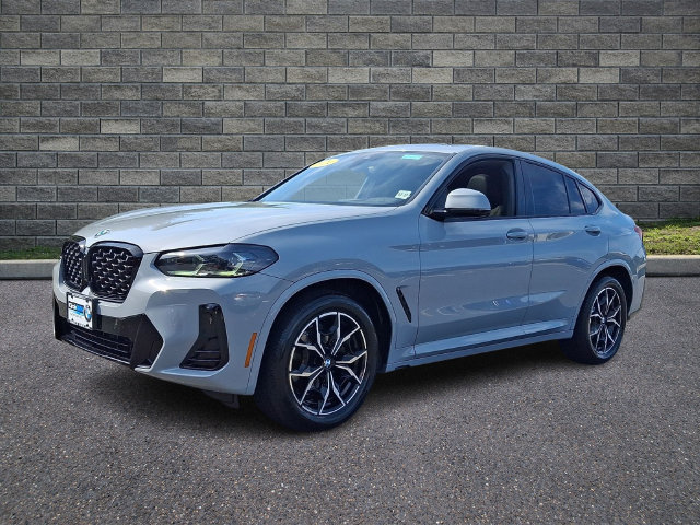 Used 2024 BMW X4 xDrive30i w/ M Sport Package AWD/4WD image 3
