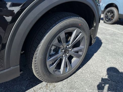 New 2025 Ford Explorer Active w/ Active Comfort Package image 9