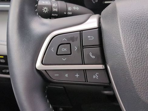 Used 2024 Toyota Highlander Limited FWD image 26