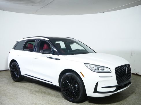 Used 2023 Lincoln Corsair Reserve w/ Equipment Group 202A AWD/4WD image 1
