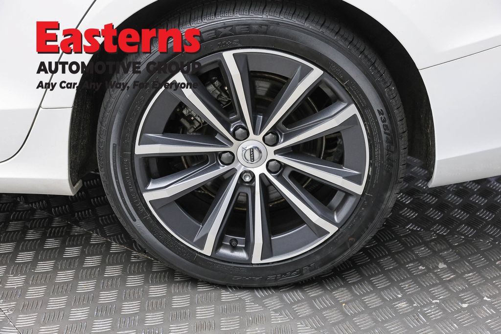 Used 2022 Volvo S60 B5 Inscription FWD image 10