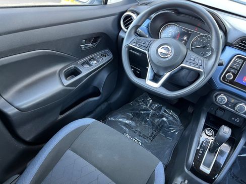 Used 2025 Nissan Versa SV FWD image 38