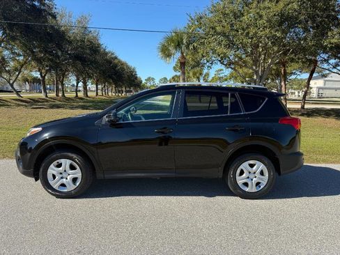 Used 2015 Toyota RAV4 LE image 3