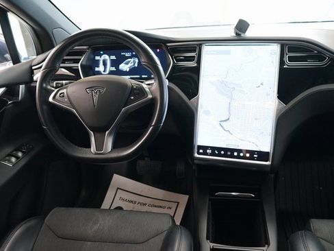 Used 2017 Tesla Model X 75D image 11