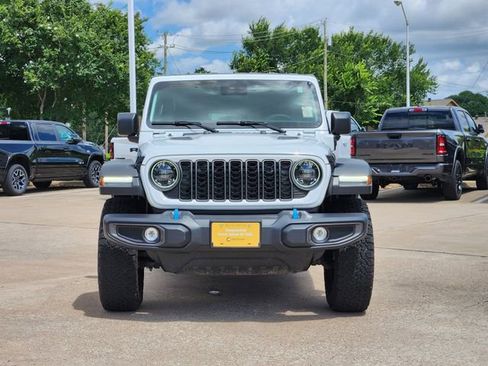 Used 2025 Jeep Wrangler Unlimited Rubicon 4xe w/ Safety Group AWD/4WD image 2