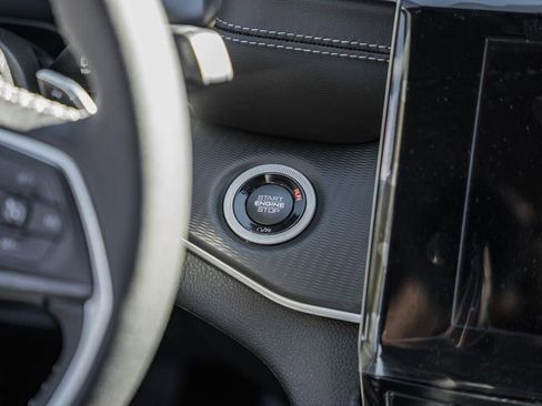 New 2025 Jeep Grand Cherokee Laredo X w/ Luxury Tech Group I image 23