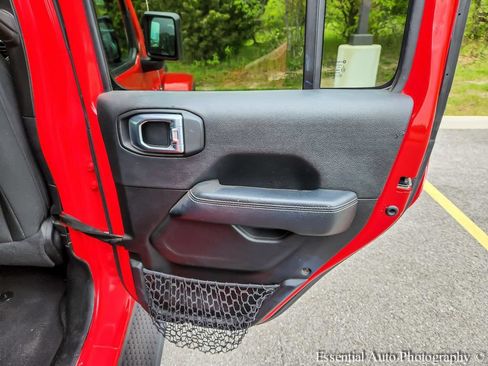 Used 2020 Jeep Wrangler Unlimited Sahara AWD/4WD image 26