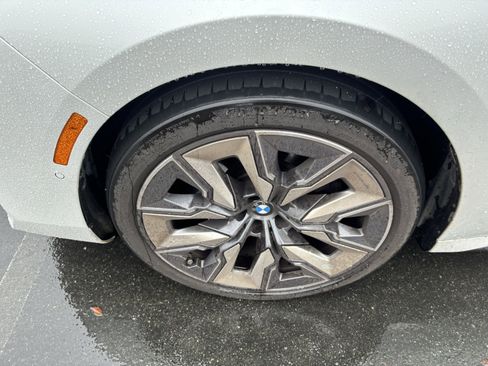 Certified 2025 BMW 740i image 32