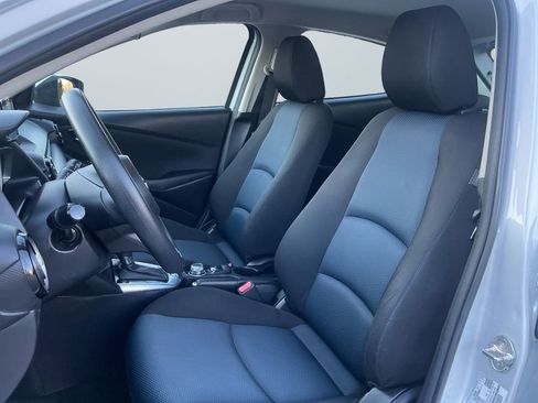 Used 2020 Toyota Yaris LE image 9