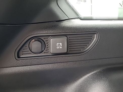 New 2025 Jeep Grand Cherokee Altitude AWD/4WD image 27