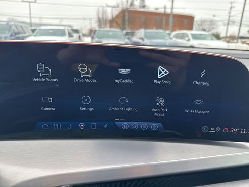 Used 2026 Cadillac Vistiq Sport image 32