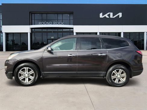 Used 2017 Chevrolet Traverse LT image 4