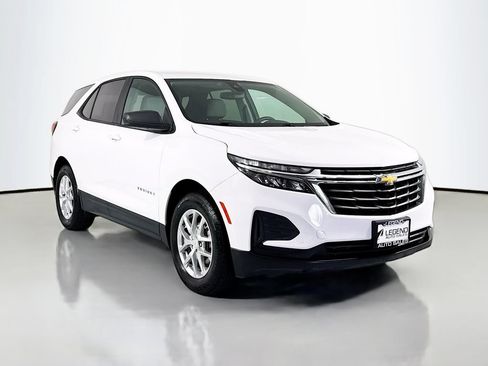 Used 2022 Chevrolet Equinox LS FWD image 4