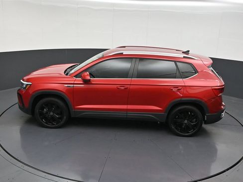 Used 2024 Volkswagen Taos SE w/ Black Wheel Package FWD image 16