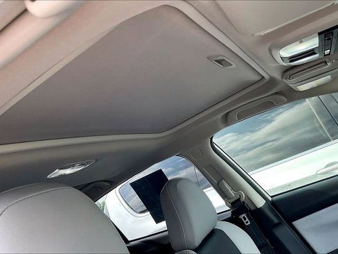 Used 2019 Subaru Crosstrek 2.0i Limited w/ Moonroof Package w/Navigation AWD/4WD image 19