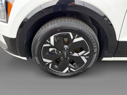 Used 2024 Kia Niro Wind FWD image 9
