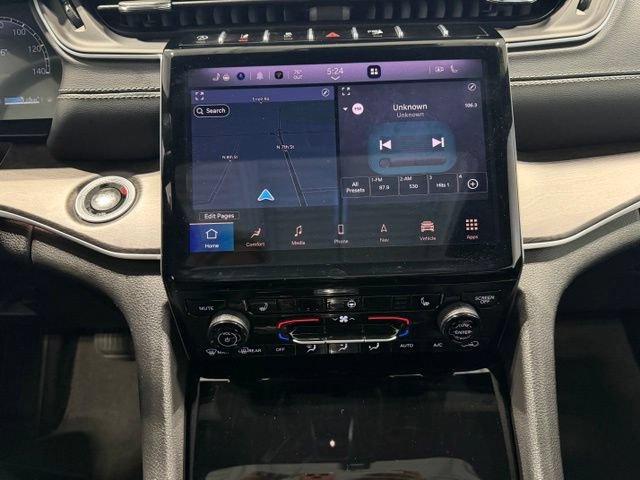 Used 2024 Jeep Grand Cherokee L Limited w/ Trailer Tow Package AWD/4WD image 16