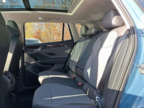 New 2026 Volkswagen Tiguan SE image 6