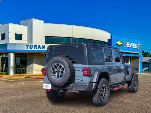 Used 2024 Jeep Wrangler Unlimited Rubicon w/ Technology Group image 6