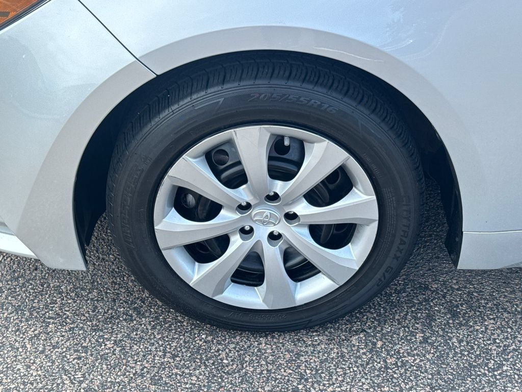 Used 2024 Toyota Corolla LE FWD image 41