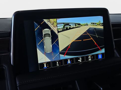 Used 2023 Chevrolet Suburban High Country AWD/4WD image 27