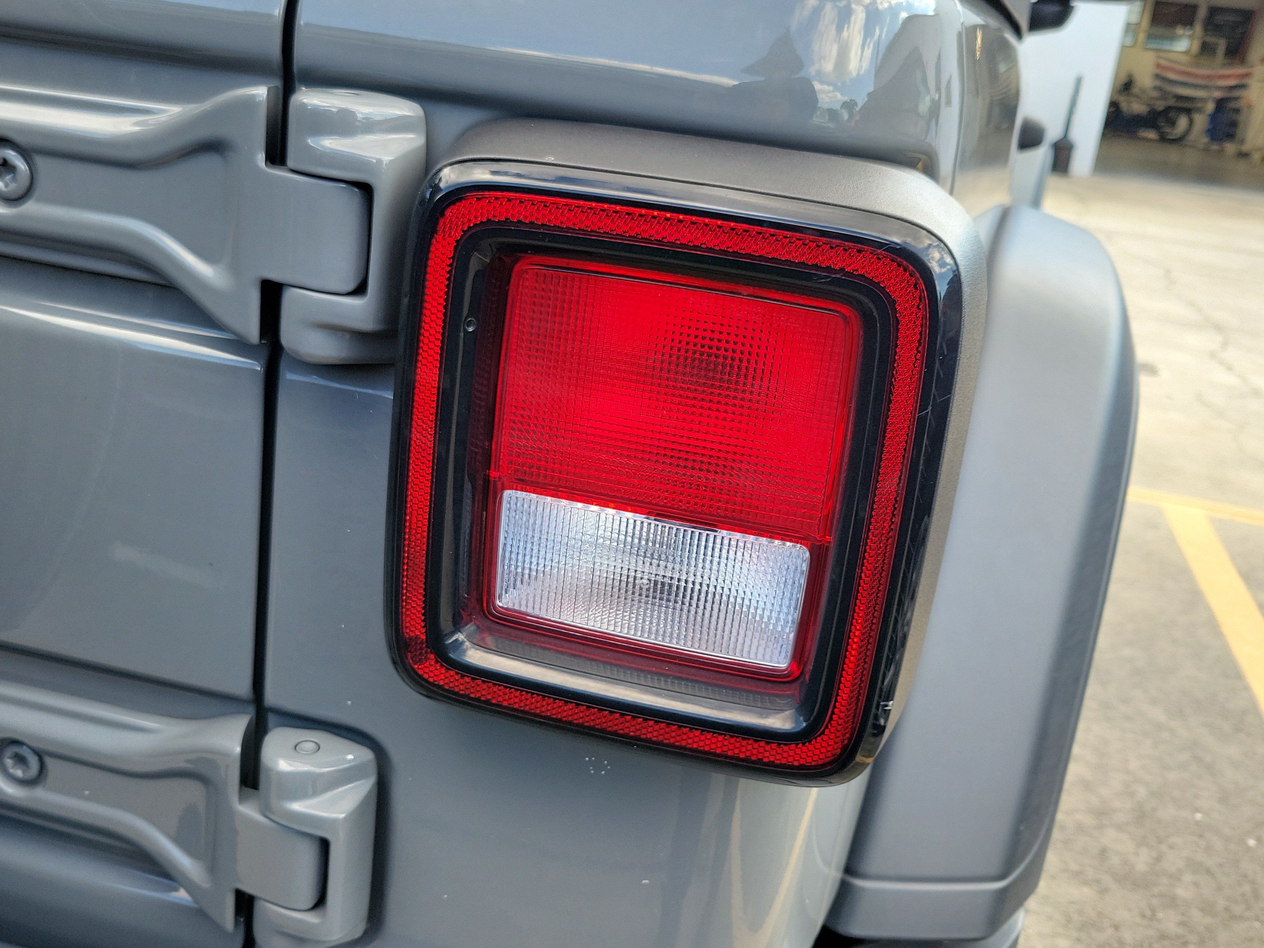 Used 2023 Jeep Wrangler Sport AWD/4WD image 10