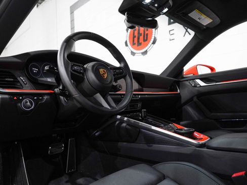 Used 2021 Porsche 911 Carrera RWD image 10