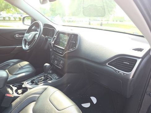 Used 2019 Jeep Cherokee Limited AWD/4WD image 18