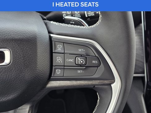 Used 2025 Jeep Grand Cherokee Limited image 27