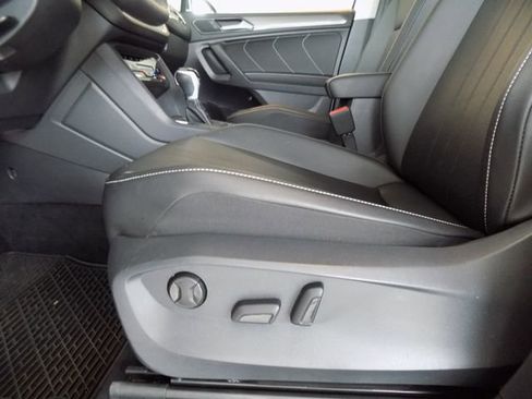 Used 2022 Volkswagen Tiguan SE AWD/4WD image 20