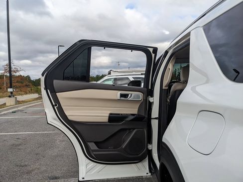 Used 2020 Ford Explorer Platinum w/ Premium Technology Package image 62