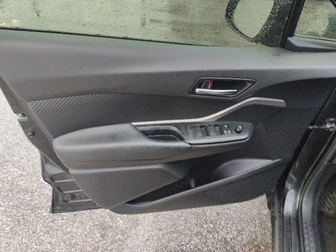 Used 2021 Toyota C-HR LE FWD image 28