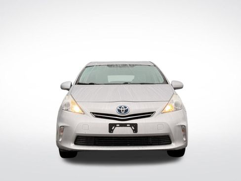 Used 2014 Toyota Prius V Two image 2