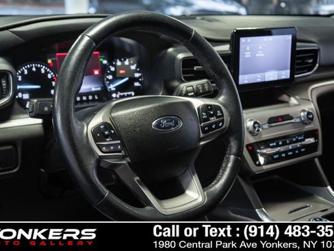Used 2022 Ford Explorer XLT w/ Equipment Group 202A AWD/4WD image 29