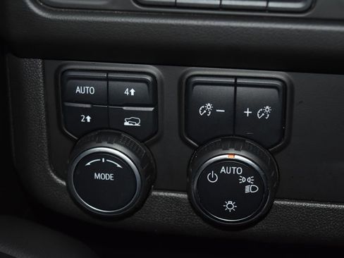 Used 2021 Chevrolet Tahoe RST w/ Luxury Package image 17