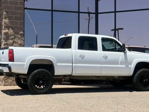Used 2004 Chevrolet Silverado 2500 LT RWD image 17