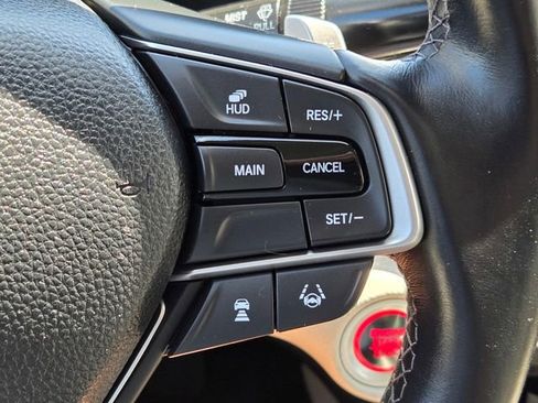 Used 2018 Honda Accord Touring image 25