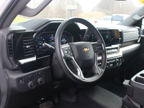 Used 2025 Chevrolet Silverado 2500 LT w/ Convenience Package AWD/4WD image 20