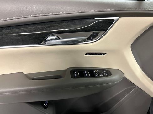 Used 2021 Cadillac XT6 Premium Luxury image 14