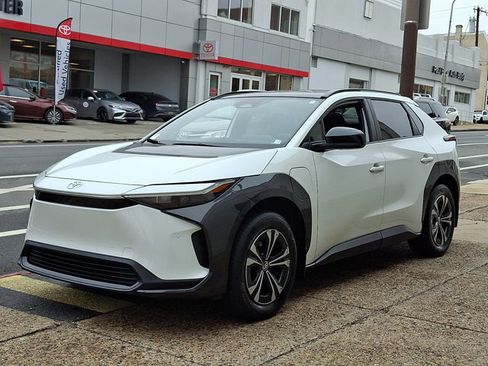 Used 2024 Toyota bZ4X AWD w/ Weather Package image 3