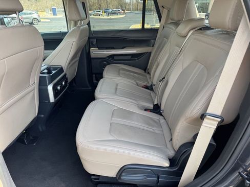 Used 2024 Ford Expedition Limited AWD/4WD image 10