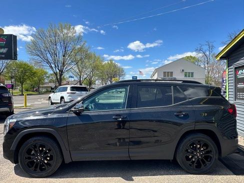 Used 2022 GMC Terrain SLT w/ Tech Package AWD/4WD image 5
