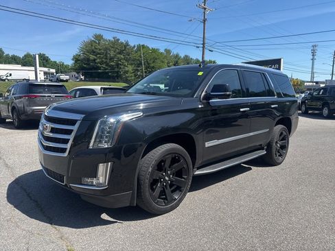 Used 2018 Cadillac Escalade 2WD image 3