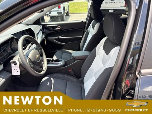 New 2026 Chevrolet Trax LS w/ LS Convenience Package FWD image 6