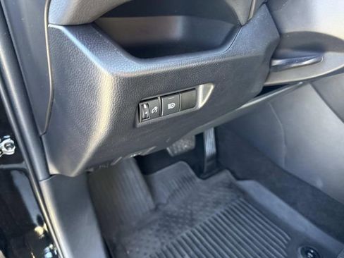 Used 2021 Toyota RAV4 LE image 21