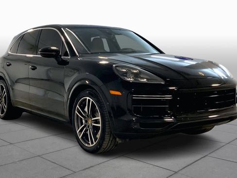 Used 2020 Porsche Cayenne Turbo image 2